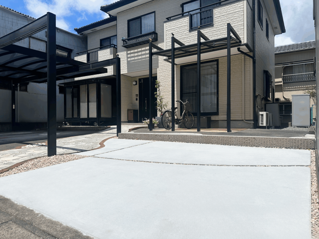 静岡市でカーポート改修・駐車場拡張・植栽を行った外構リフォーム完成写真