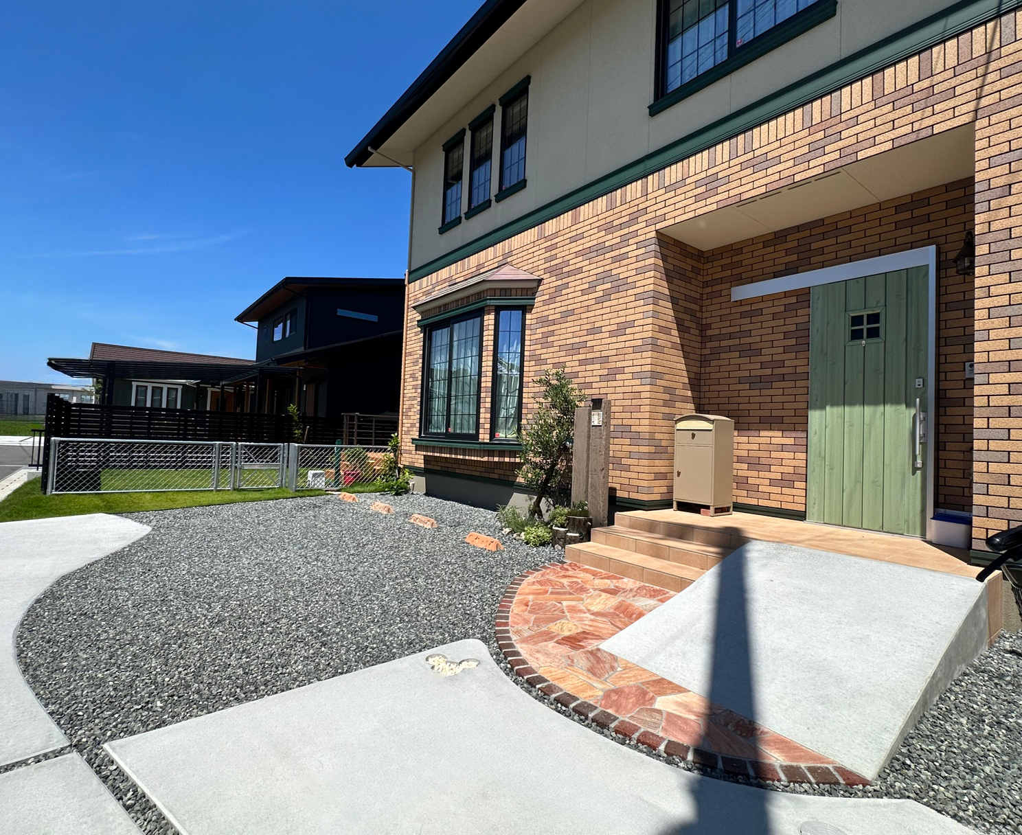 富士市新築外構｜隠れミッキーとドッグランのある可愛いお庭