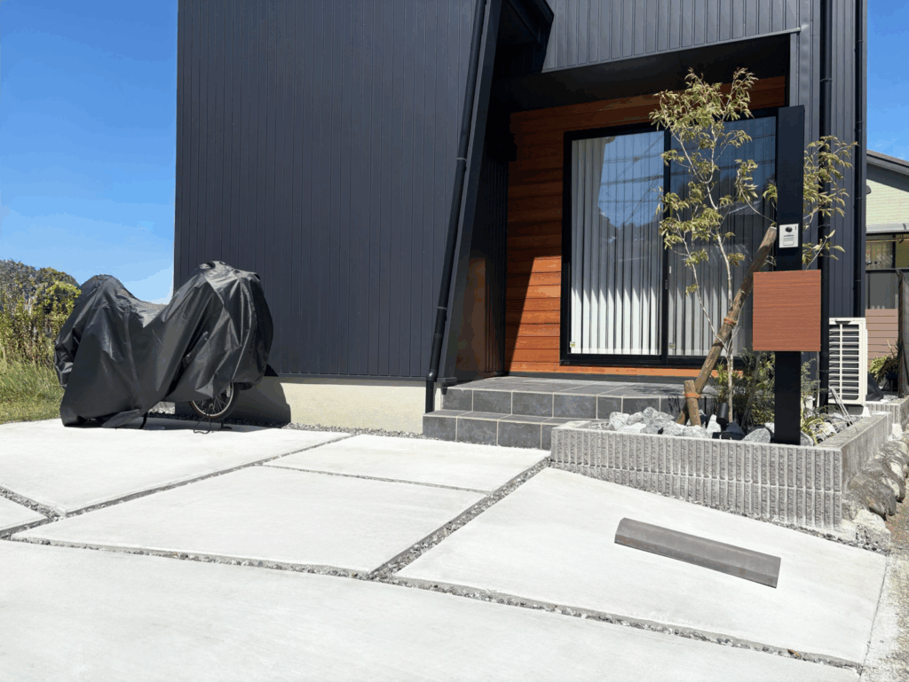 静岡市の新築外構｜アオダモと割栗石でデザインしたおしゃれなアプローチ施工例