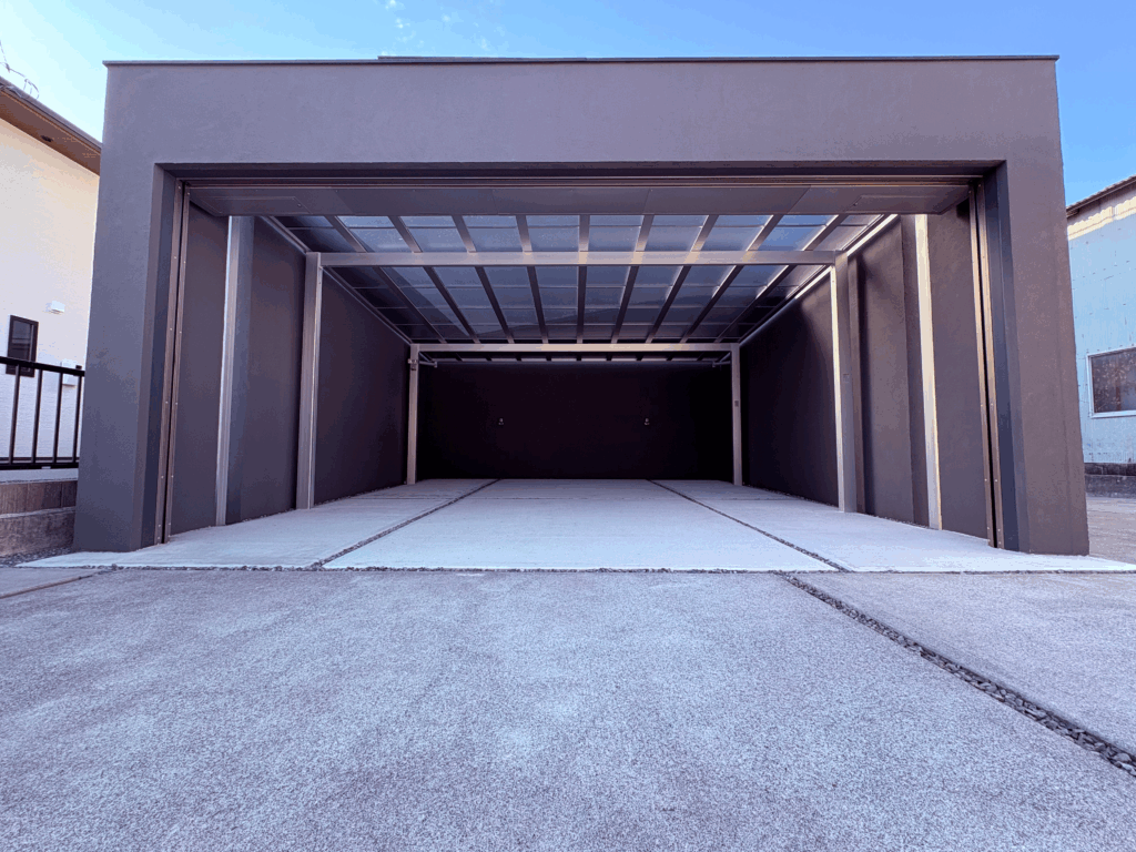 富士市外構事例
シャッターガレージを取り入れた愛車を守る外構