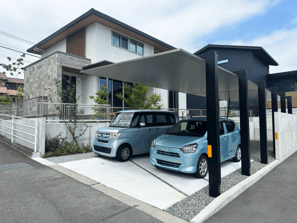 富士市・富士宮市・静岡市で新築外構を検討中の方向け。カーポートSCを取り入れたおしゃれで快適な外構デザイン施工事例。